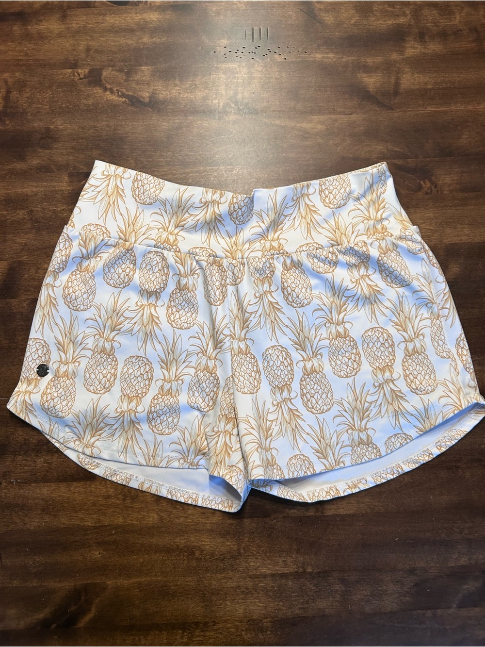 Love Fitness Pineapple Runners Women’s Size Large Shorts White Gold Athletic